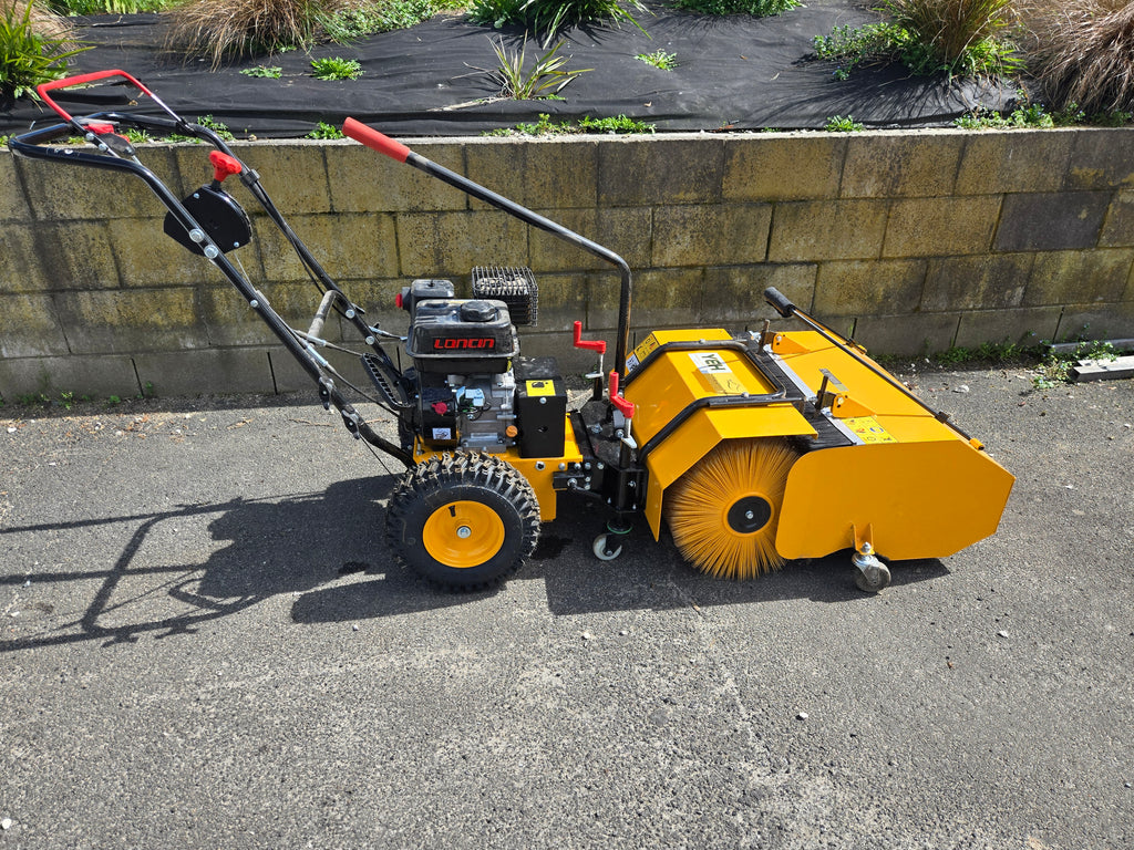 Self propelled sweeper