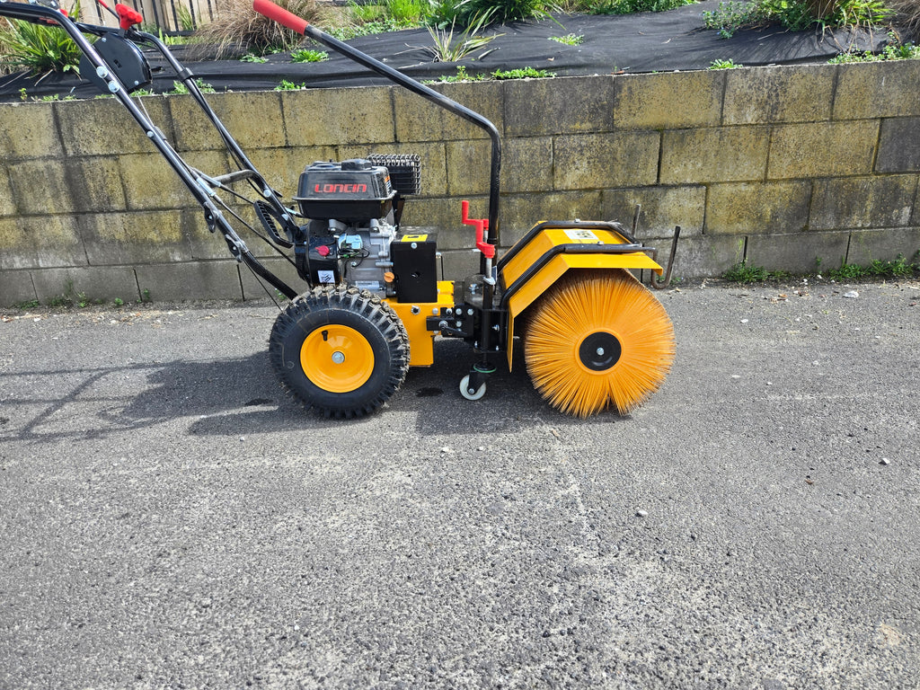 Self propelled sweeper